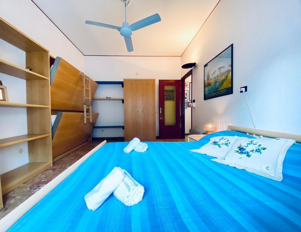 شقة Hostdomus - Bilocale Sul Borgo فينالي ليغوري المظهر الخارجي الصورة