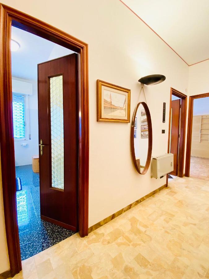 شقة Hostdomus - Bilocale Sul Borgo فينالي ليغوري المظهر الخارجي الصورة