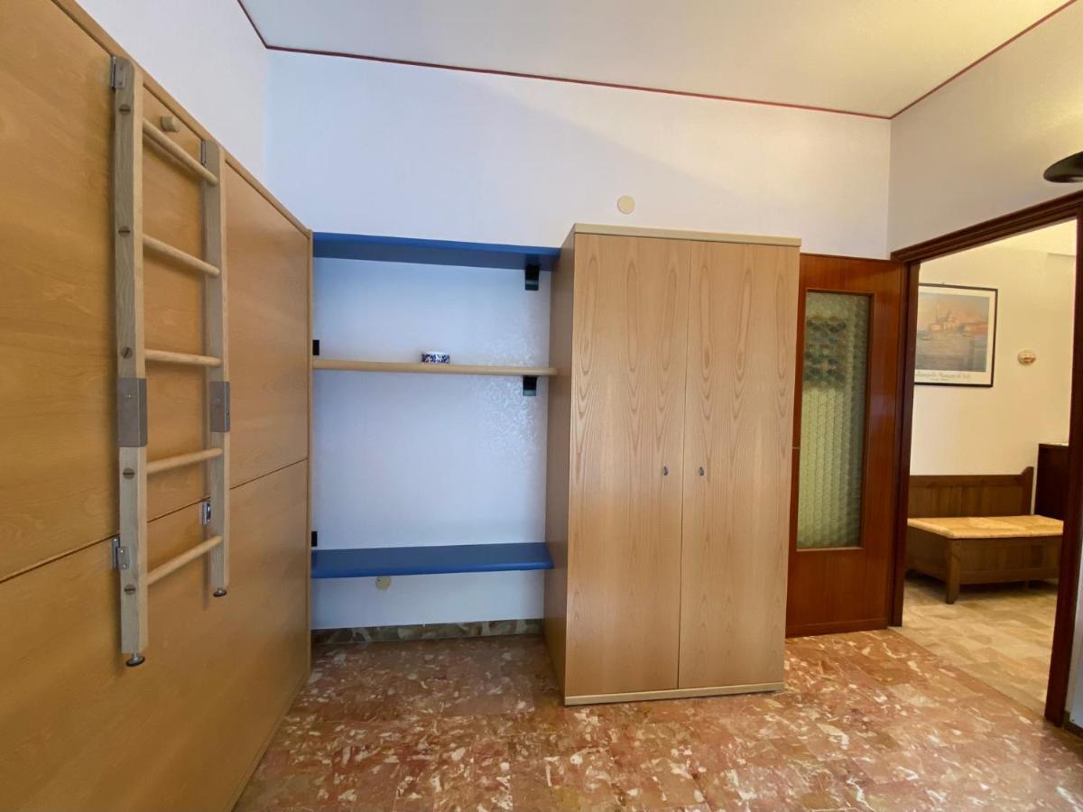 شقة Hostdomus - Bilocale Sul Borgo فينالي ليغوري المظهر الخارجي الصورة